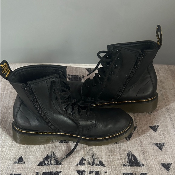 Dr. Martens Black Kids Leather Boots - Picture 4 of 6